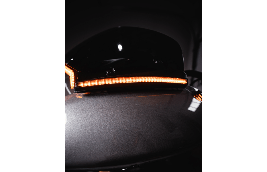 CUSTOM DYNAMICS - LED Windshield Trim with Turn Signals / '23 - '24 Bagger - Turn Signals w/ Running Lights - MetalCore Harley Supply