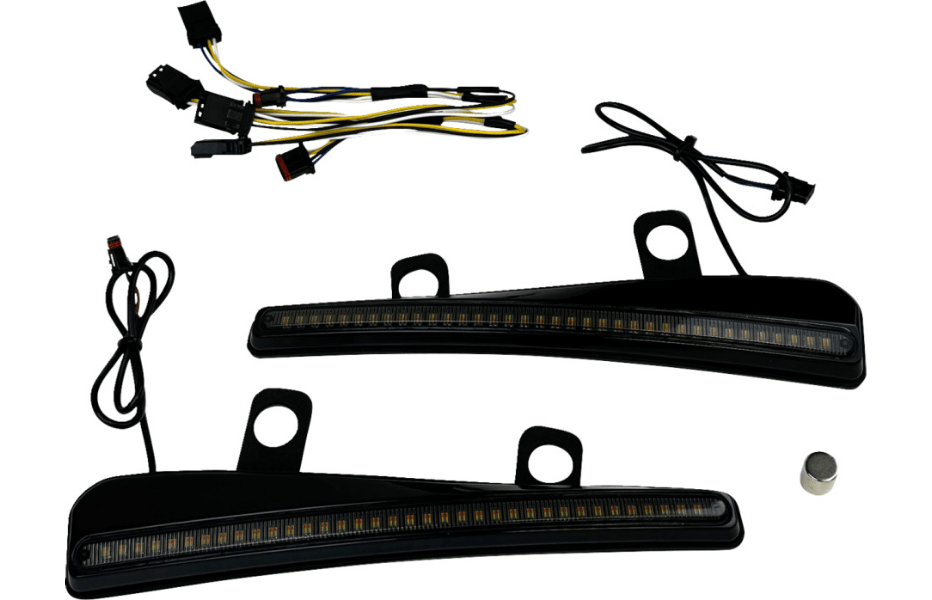 CUSTOM DYNAMICS - LED Windshield Trim with Turn Signals / '23 - '24 Bagger - Turn Signals w/ Running Lights - MetalCore Harley Supply