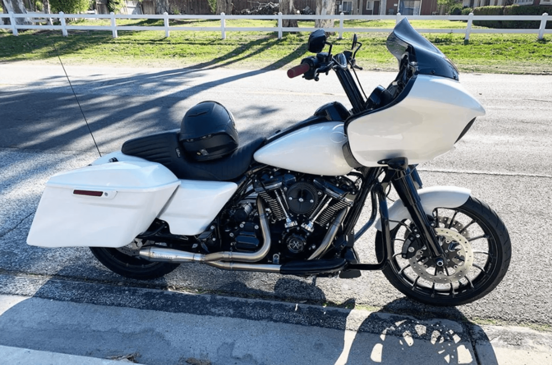 STEALTH PIPES-HD 2 into 1 High Performance / '17-'23 M8 Bagger-Exhaust - 2 into 1-MetalCore Harley Supply