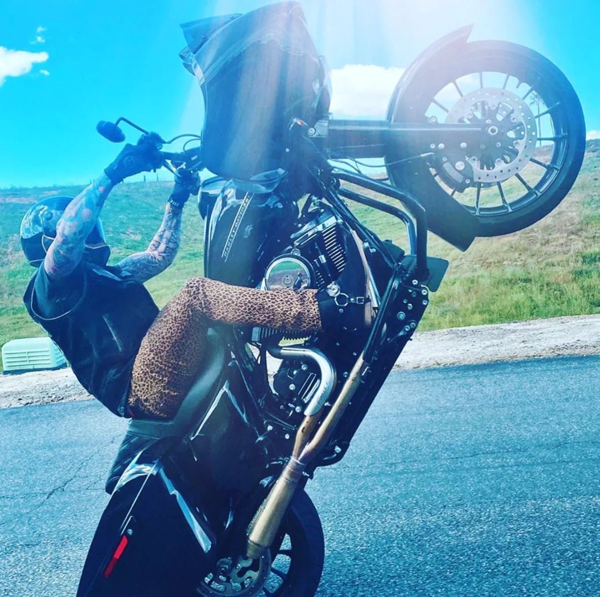 STEALTH PIPES-HD 2 into 1 High Performance / '17-'23 M8 Bagger-Exhaust - 2 into 1-MetalCore Harley Supply